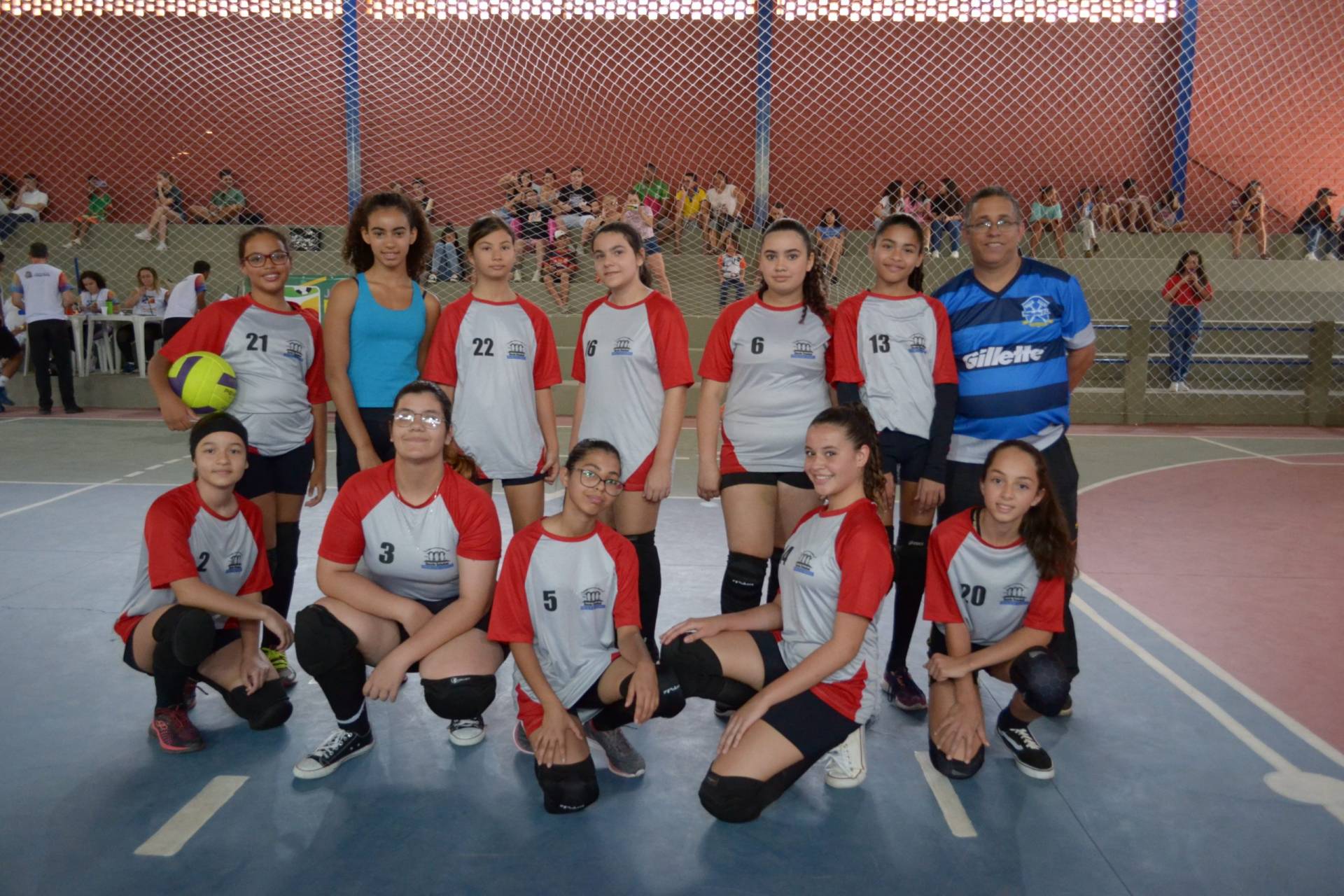 Equipes de vôlei garantem vitória na etapa microrregional do JEMG - Colégio  Católica Timóteo